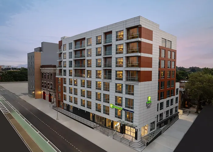Holiday Inn Express & Suites Woodside Laguardia Airport New York